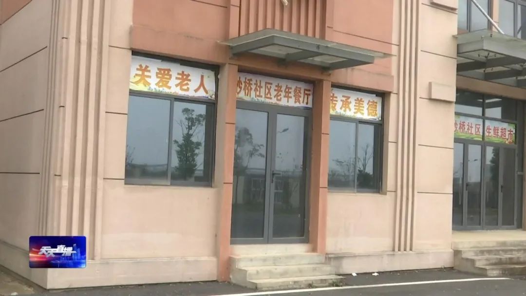 DƬ